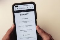 Je chatbot moet nu verplicht zeggen dat hij een AI is