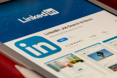 Waarom jouw LinkedIn-bedrijfspagina bijna niemand bereikt